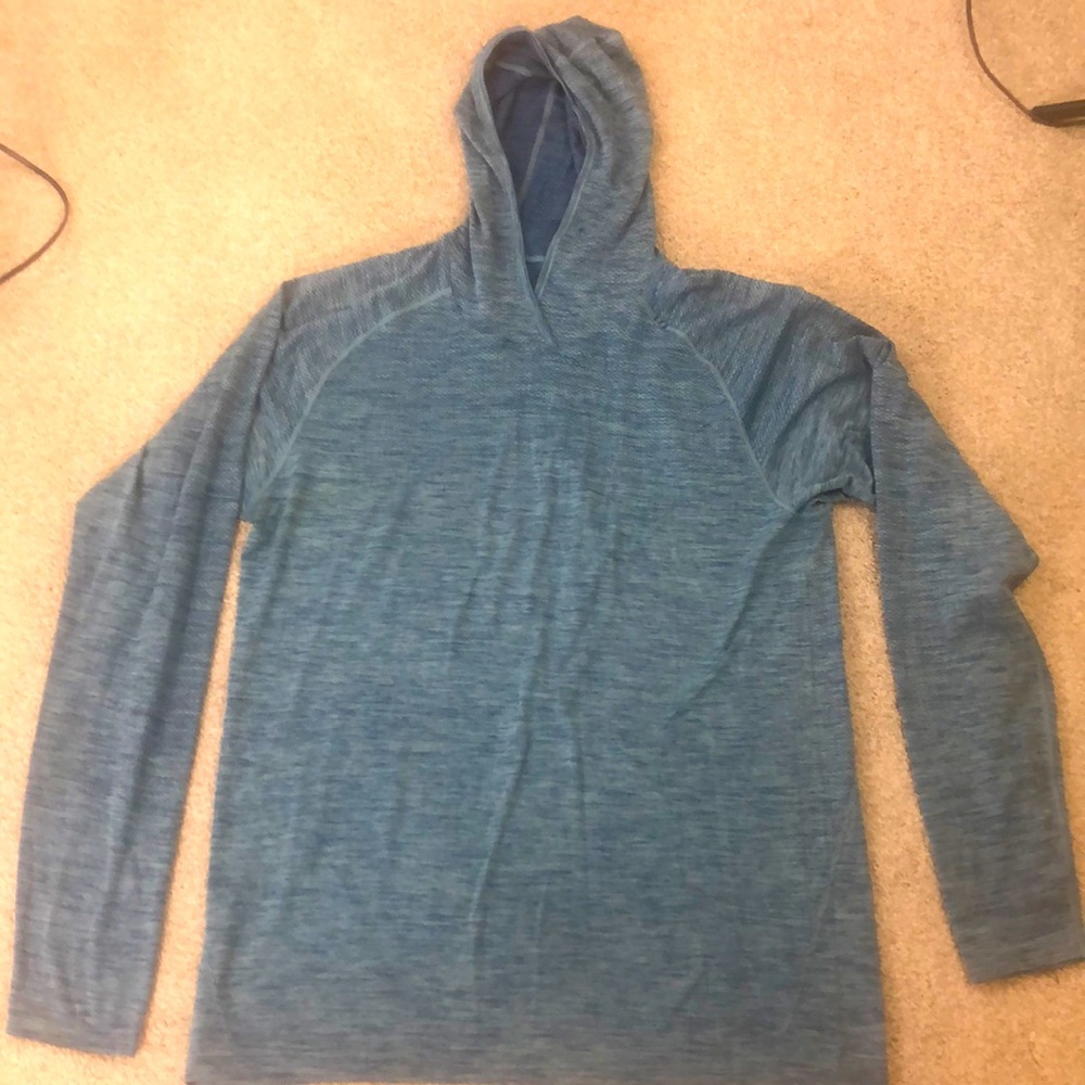 Lululemon light pull over workout hoodie